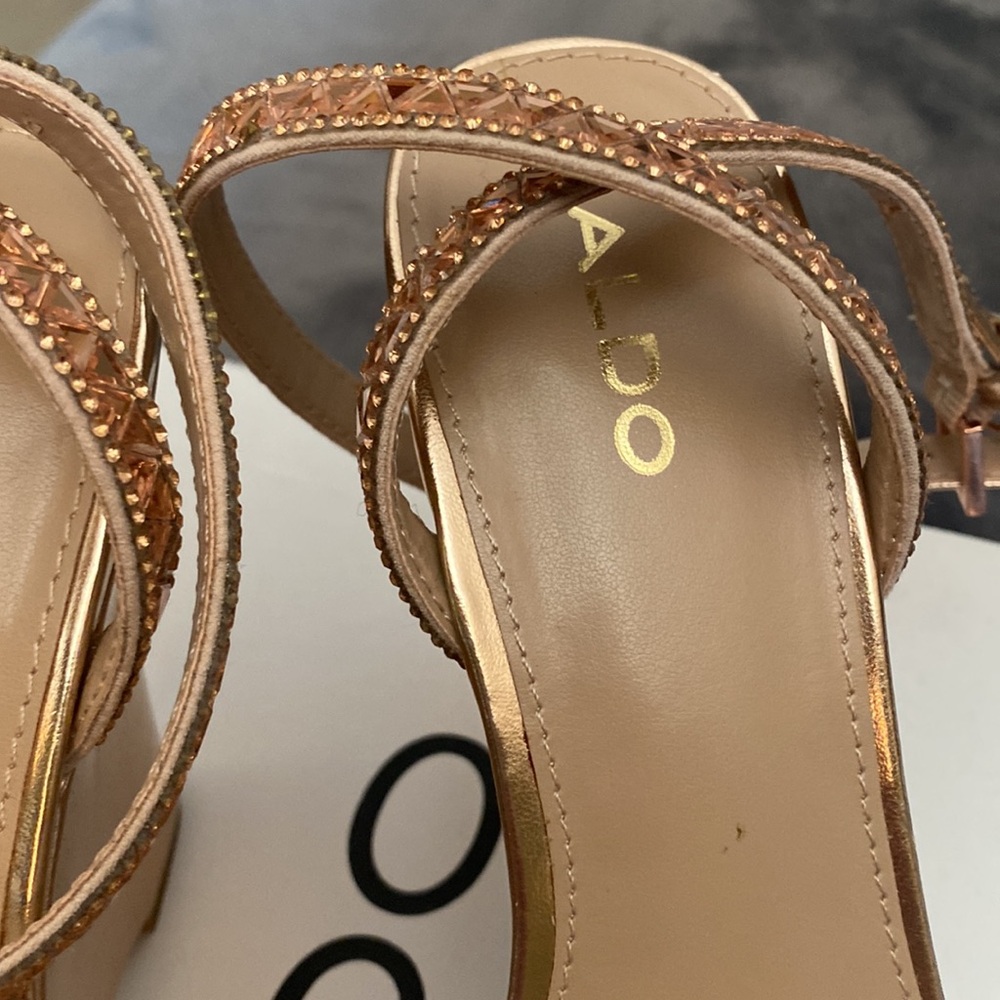 Sandals - Picture 5 of 7
